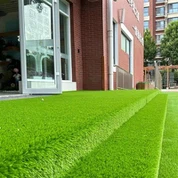 Umetna trava v vrtcu